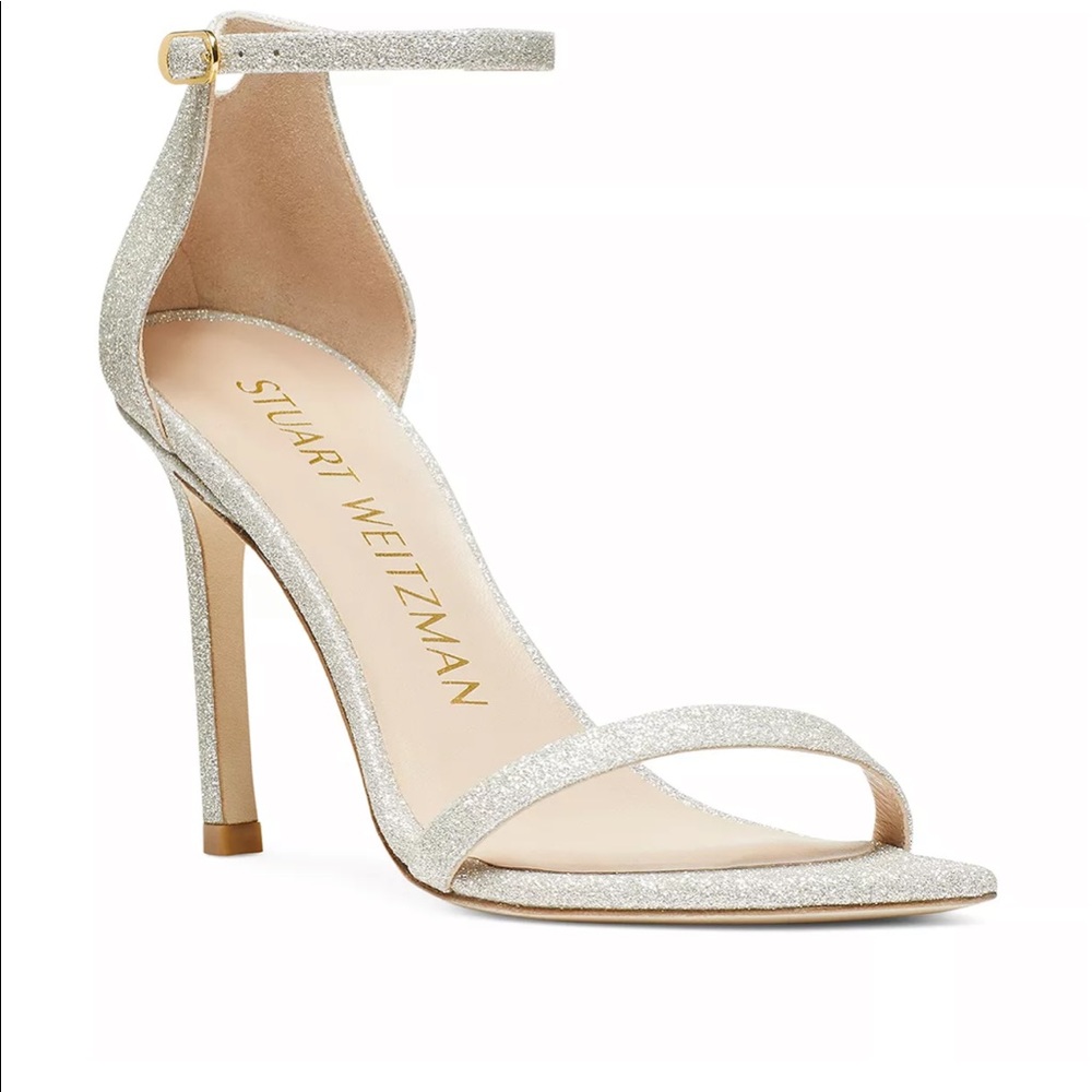 Stuart Weitzman AMELINA 95
Color: Platino
Size: 6.5 B